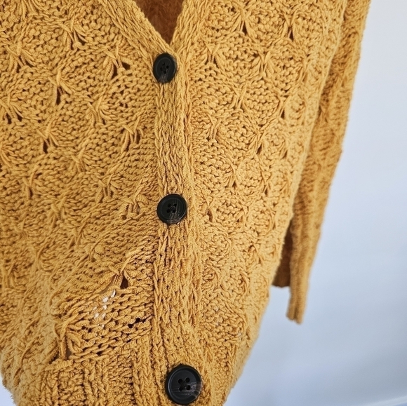 American Eagle Open Knit Golden Yellow V Neck Button Front Cardigan Sweater - Picture 5 of 6